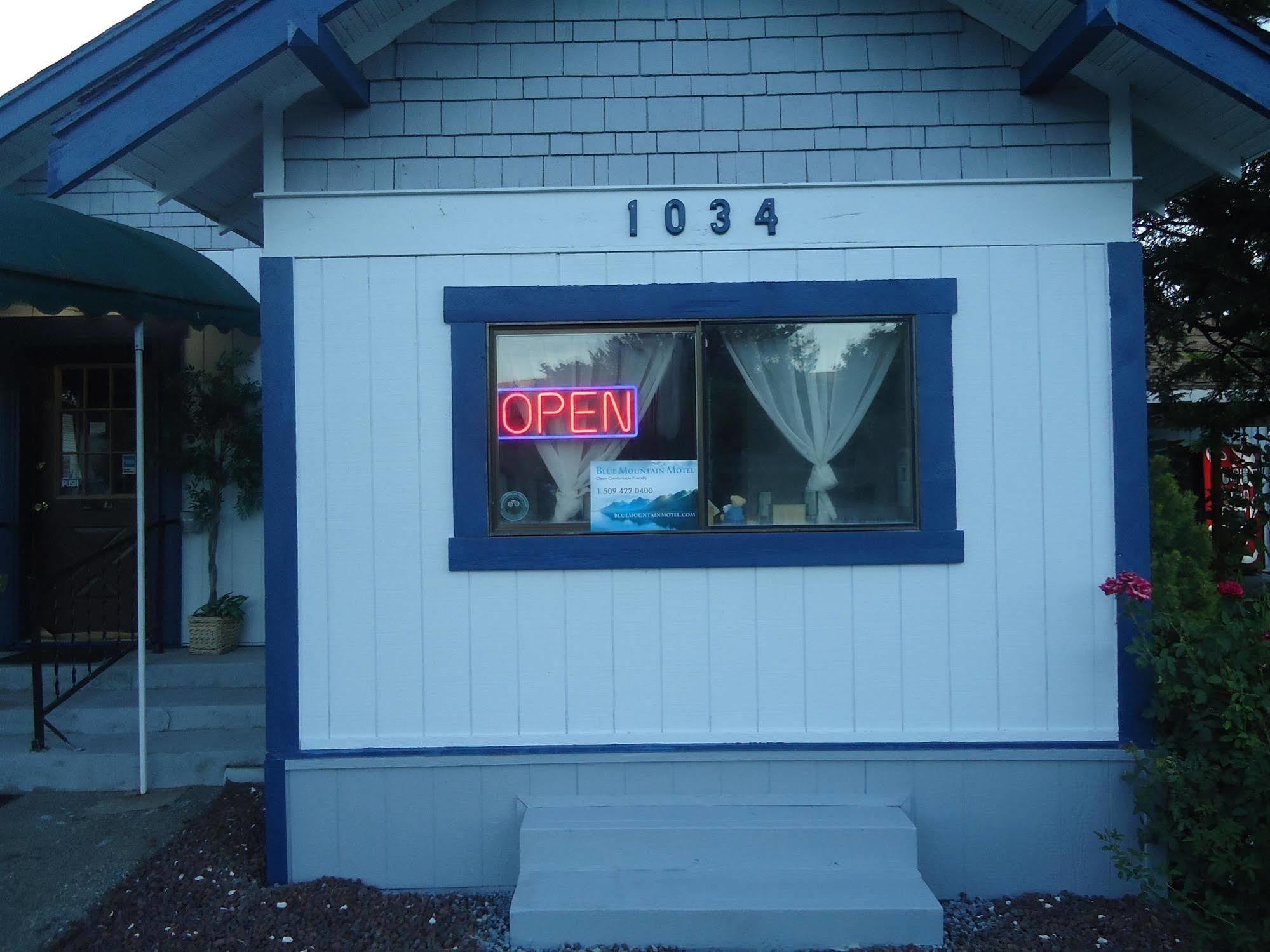 Blue Mountain Motel Okanogan Экстерьер фото